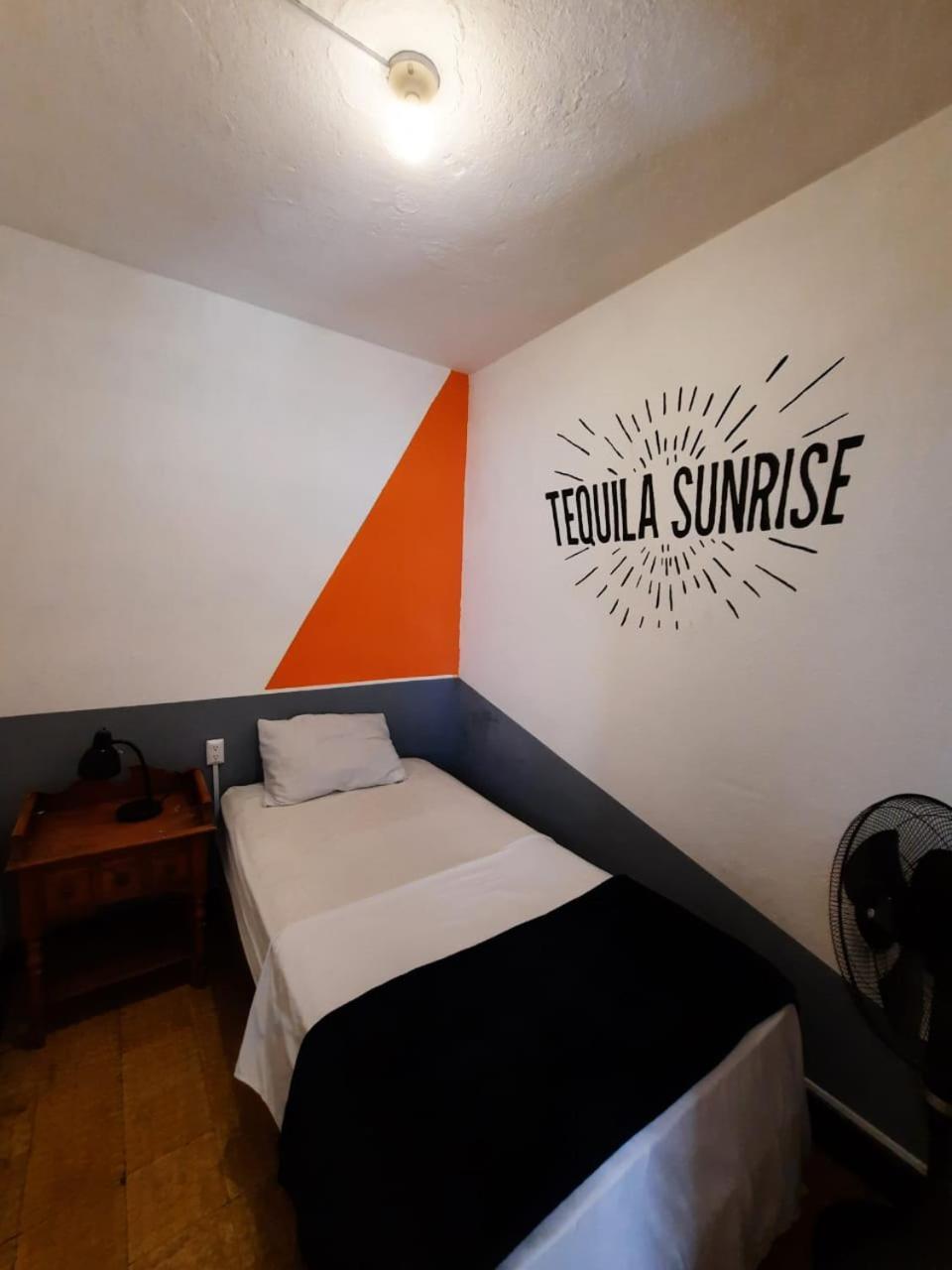 Tequila Sunrise Hostel Guatemala Exterior foto